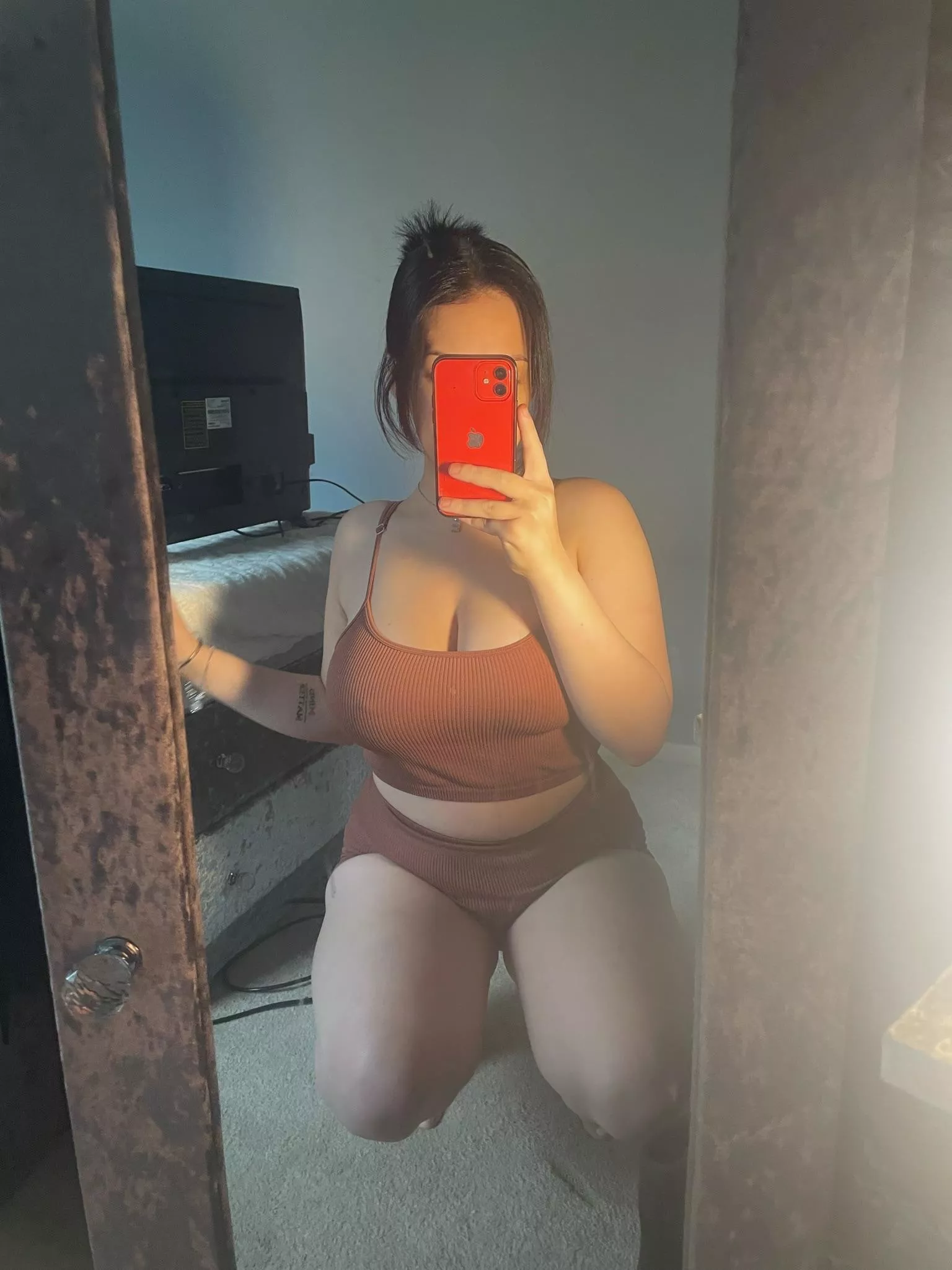 Focus on my eyes, can you see it