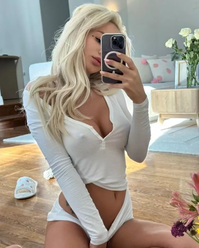 Happy Friday to my lovers on here only 💕💦