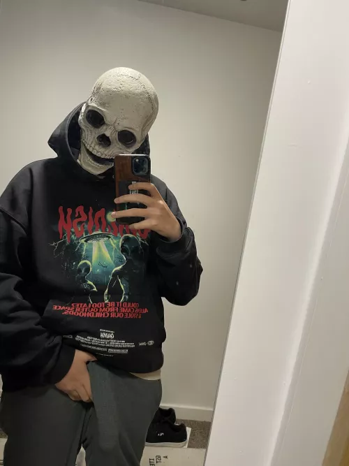 Happy Halloween, enjoy my bone-r