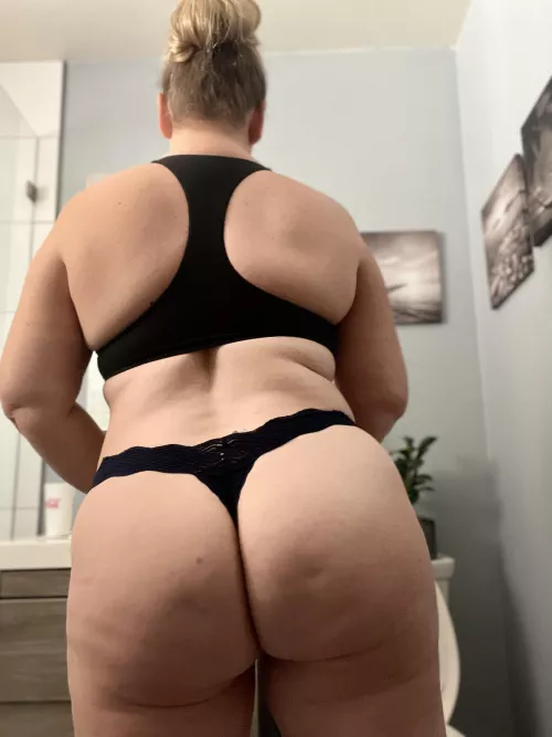 Hi guys! It’s been a min! Did you miss my phat milf ass???😘 F46