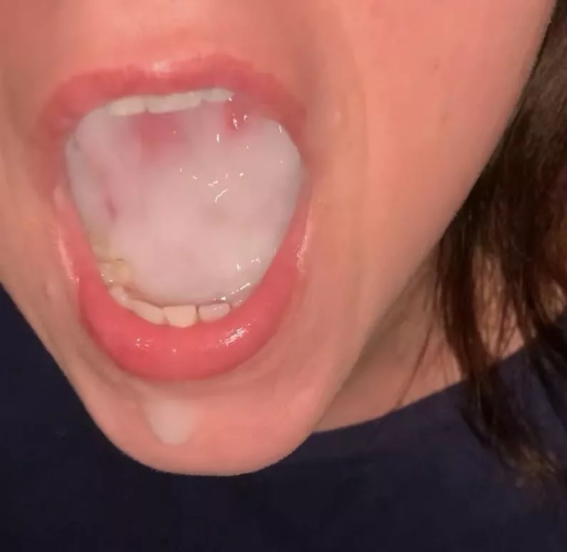 Hubby really filled me up this time. The biggest mouthful of cum ive ever had. Holy shit 😍🤤