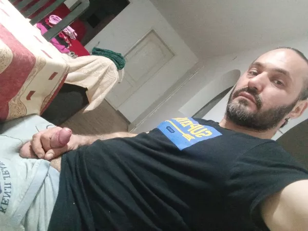 i hope i fit here, check my profile and sub for free