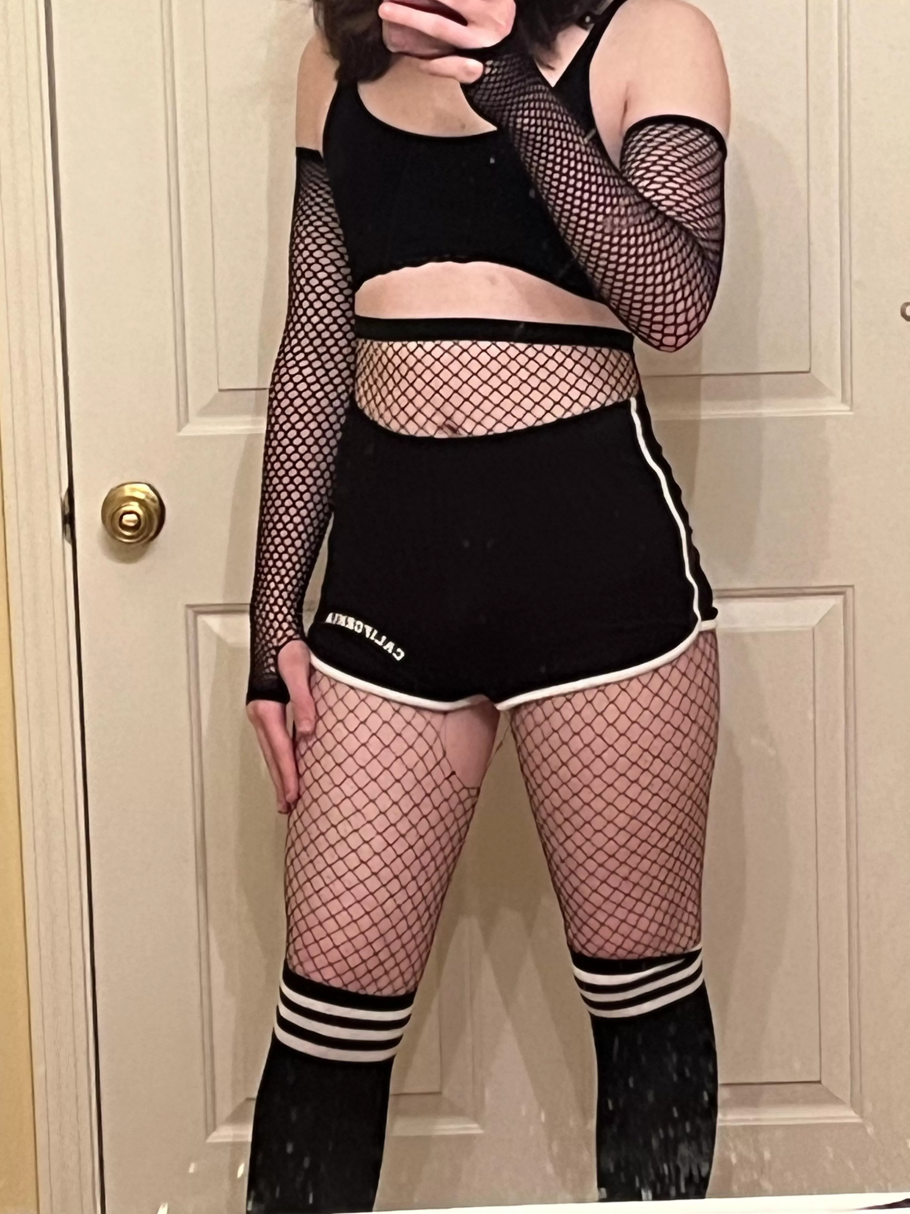 i ripped my fishnets putting them on :(