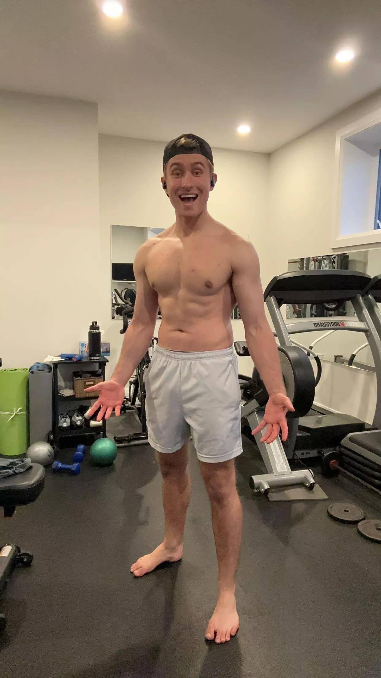 If you saw me at the gym could you not stare?