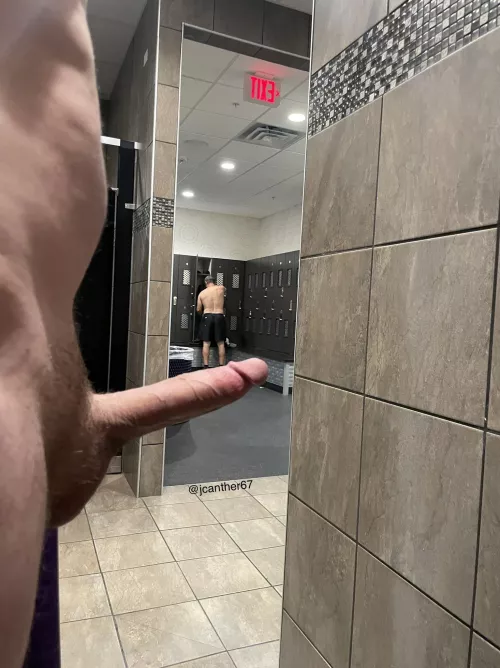 Locker room fun!😜 Who else works out at Planet Fitness?