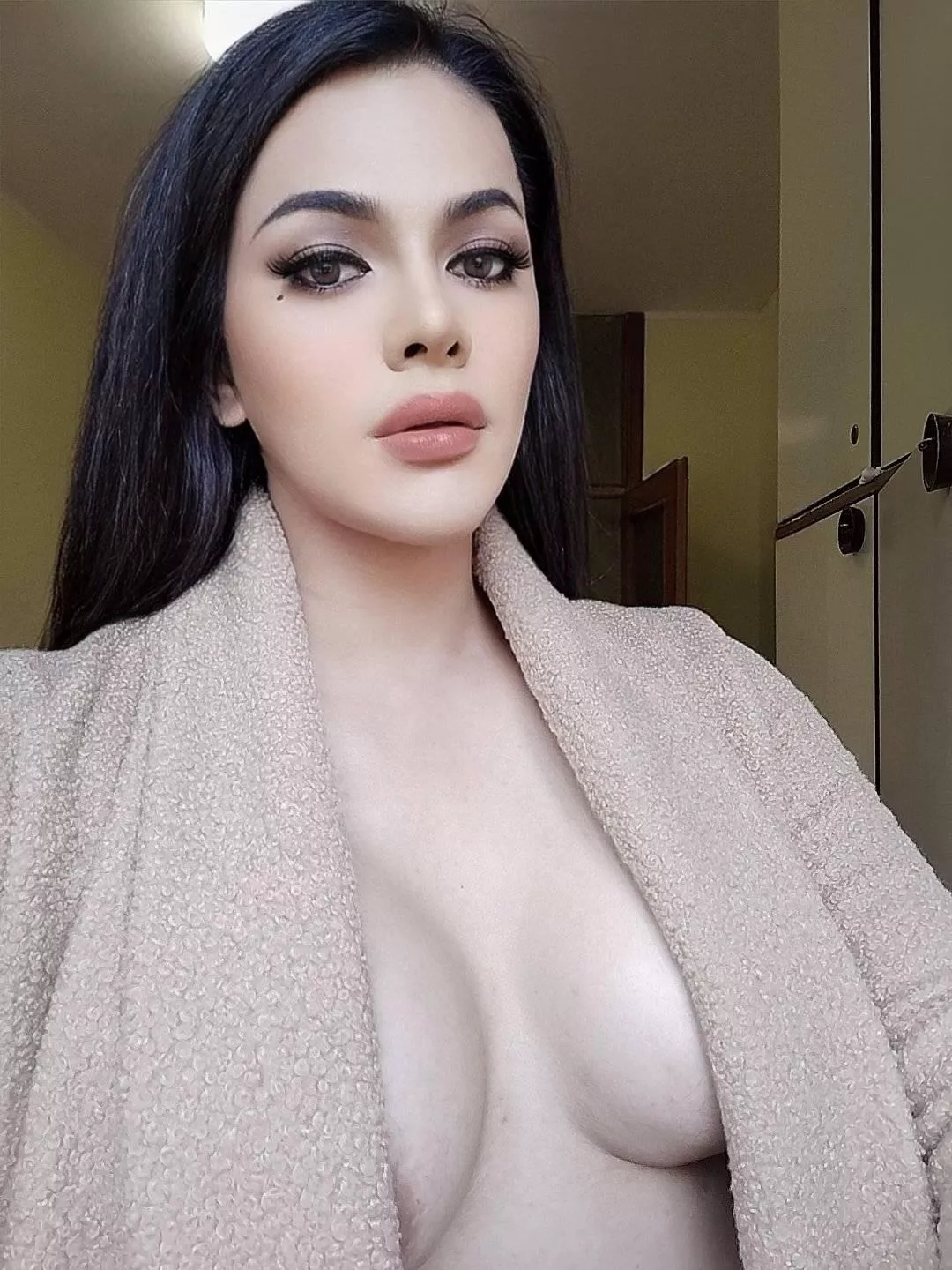 Please give me a score of 10 on how fuckable I am.