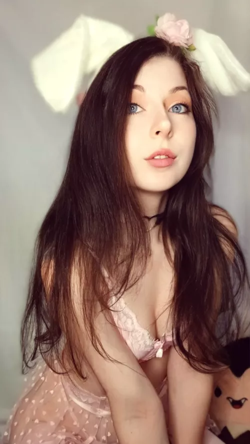 Submissive + breedable little bunny 🐰