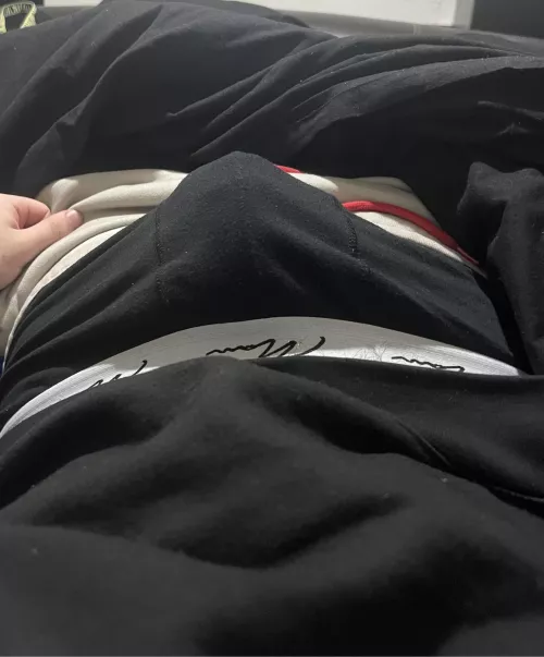 Wanna touch?😏 Dms open💦😈