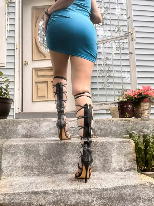 What are you staring at, footboy?