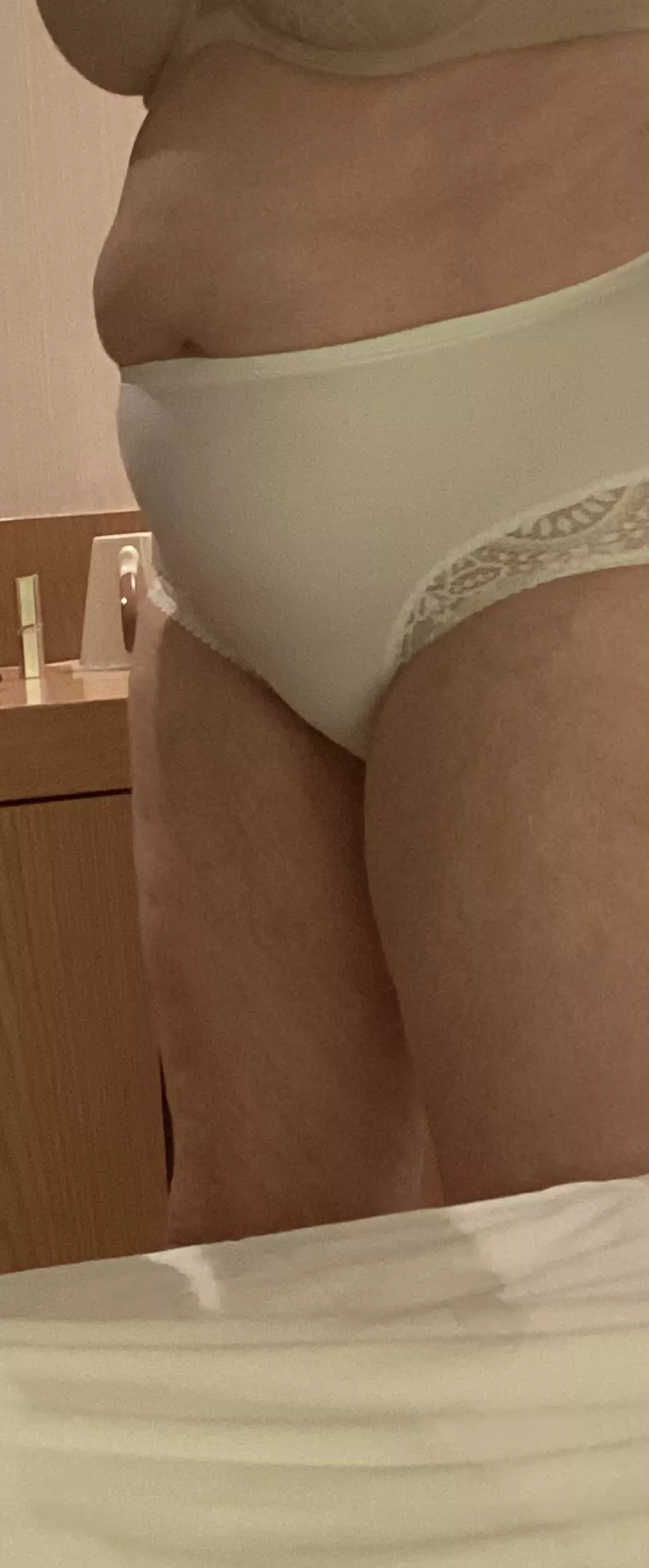 Who likes big fat belly’s in granny panties