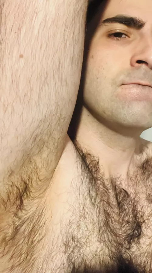 Who wants to bury their face in my pits 😈