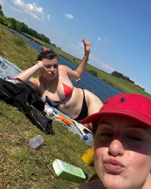 You can see the envy on her face