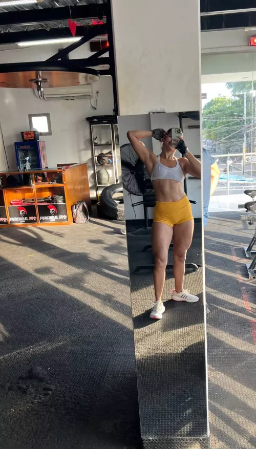 Are you drawn to girls who embrace their thick thighs?