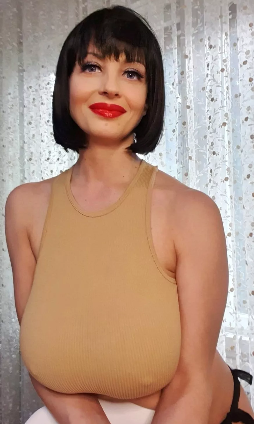 Beautiful gravity without bra ......