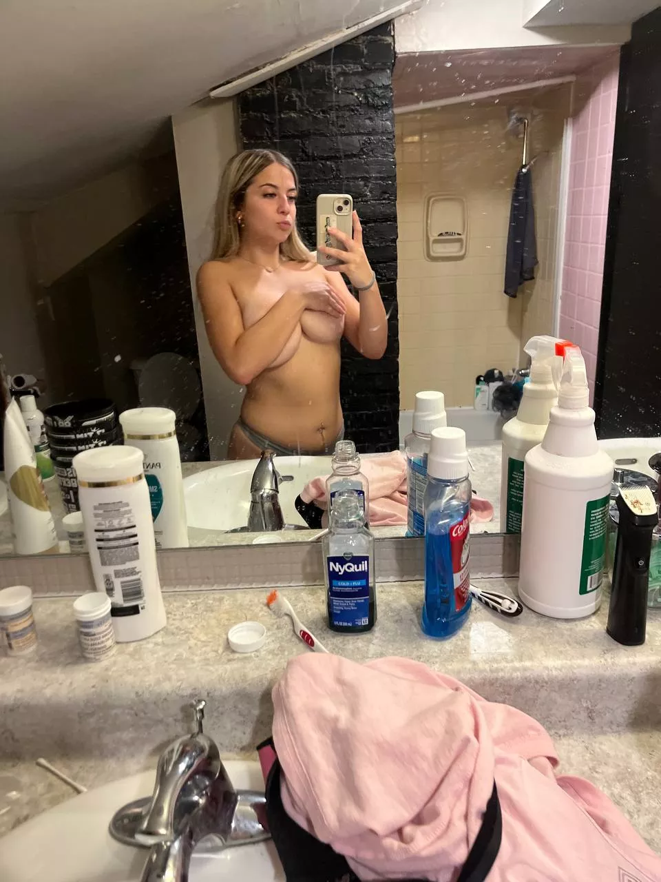 Big Boob College Blonde 🥰