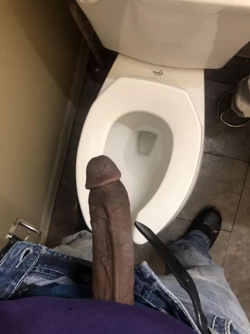 Come to the bathroom with me real quick 😏😏