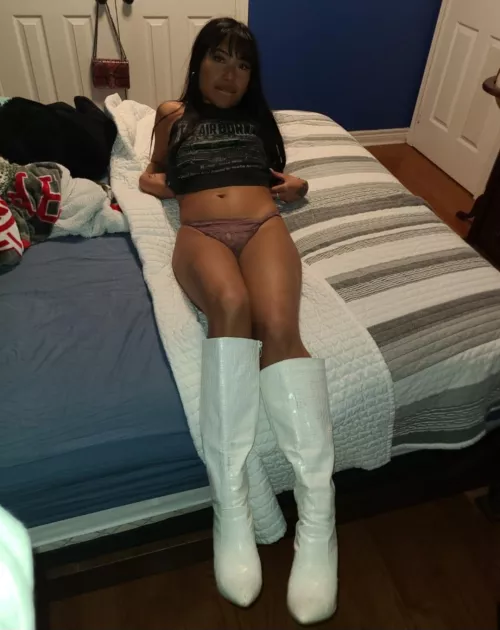 do i look like a tiny little filipina fucktoy ?