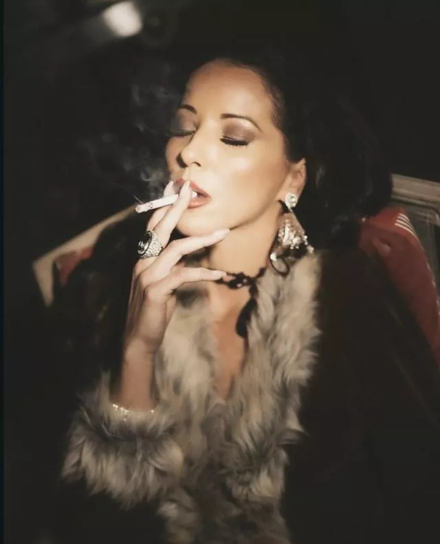 Elegant but addicted