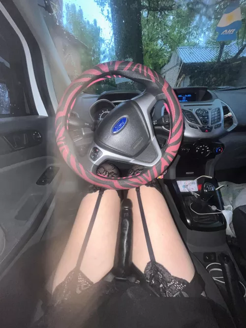 Give mommy a nice blow and she’ll drive you to your favorite store and buy a bunch of panties for her baby 💕