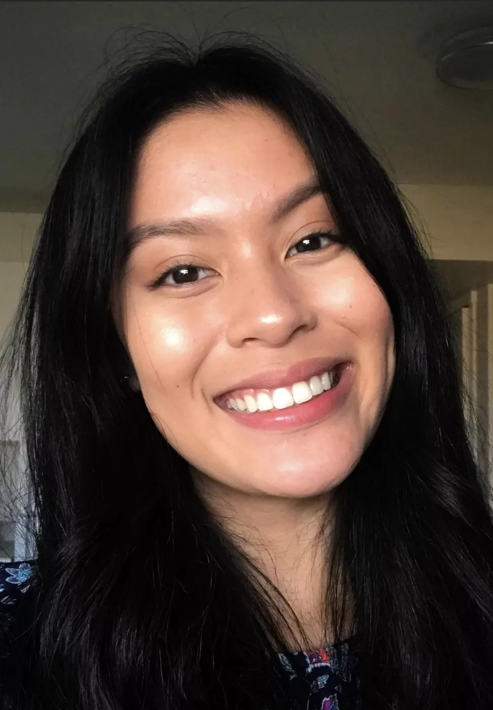 Glowing Filipina smile!