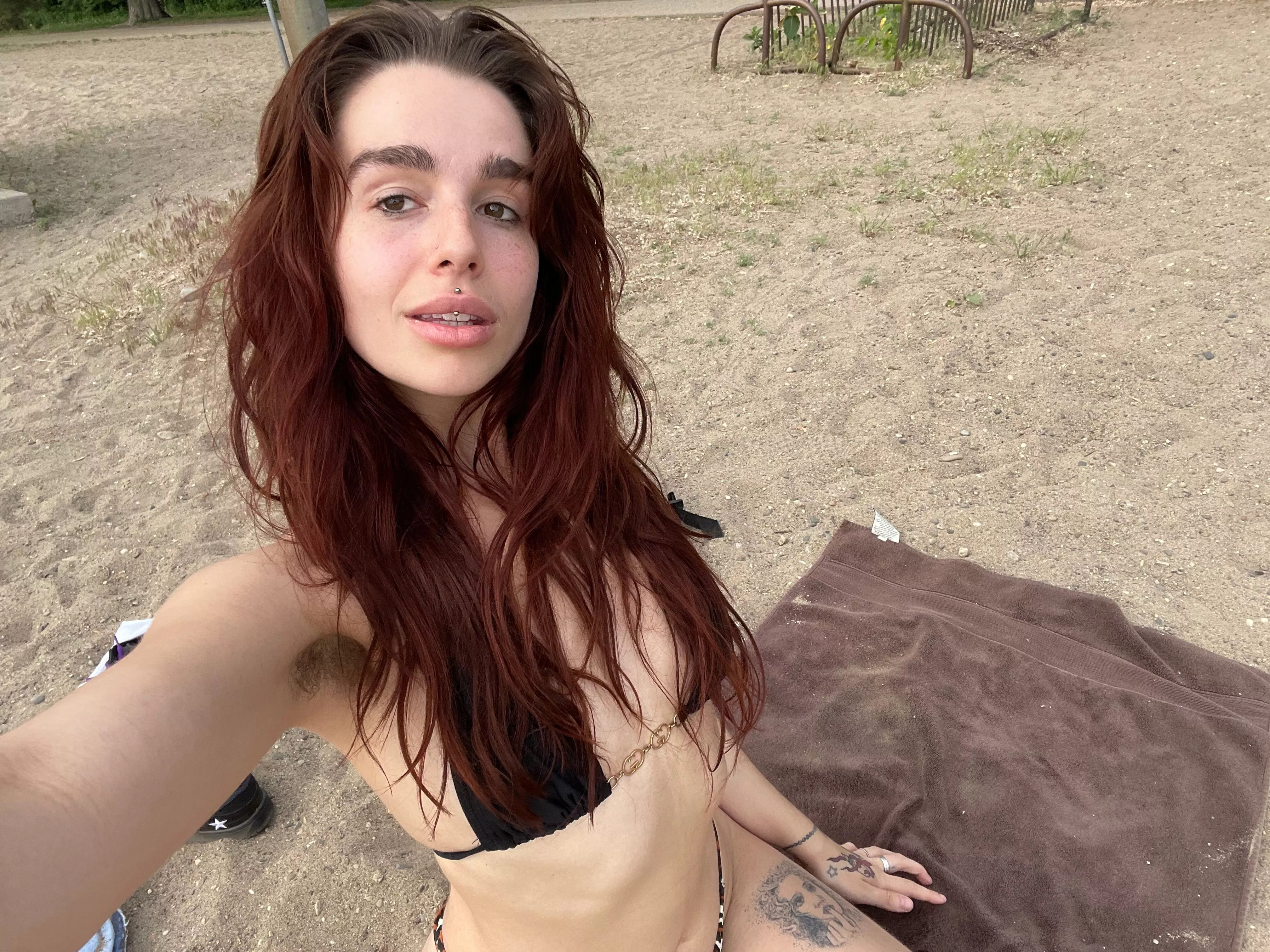 hair in my pits, sand on my toes F28