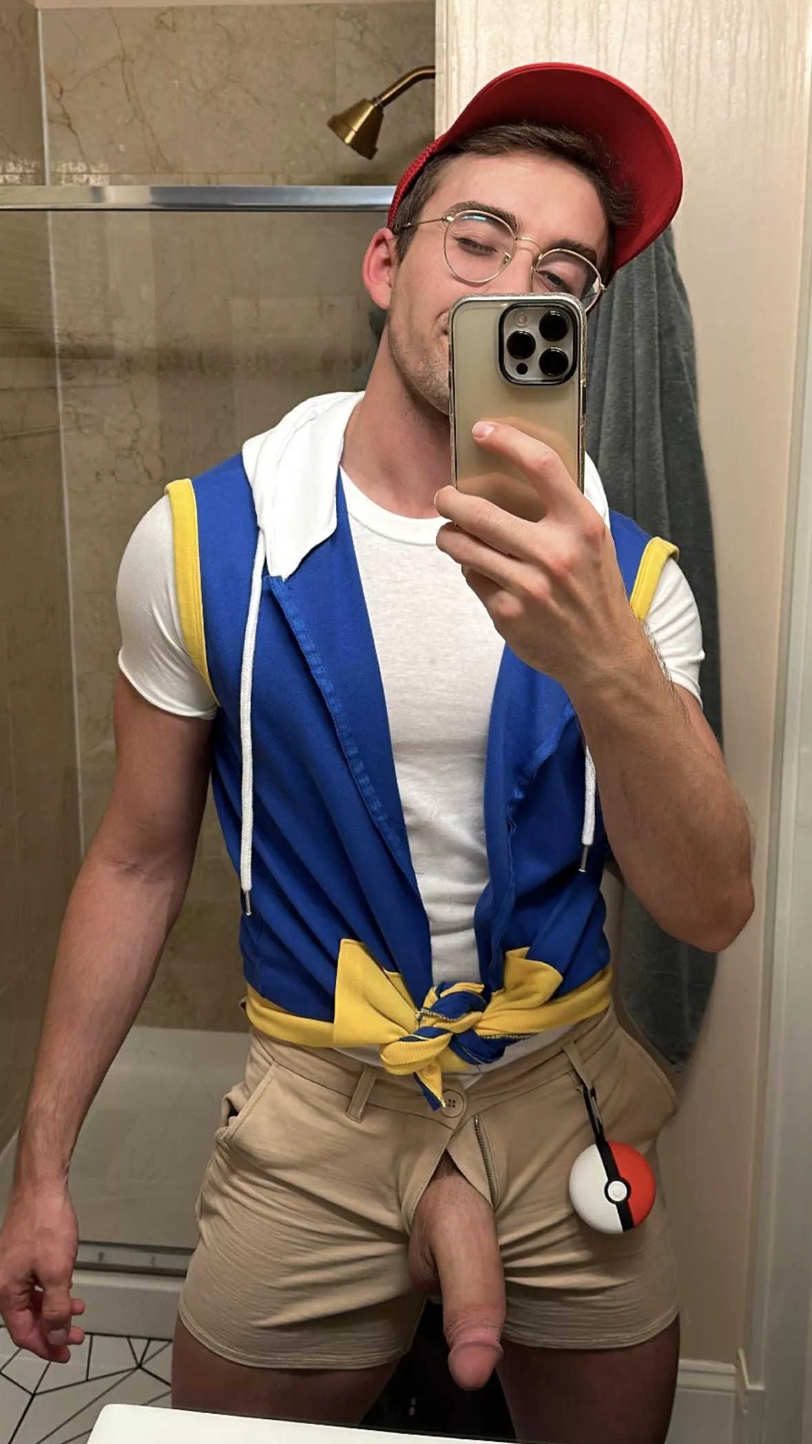 Happy almost Halloween. 👻 what do you think of my quick costume?