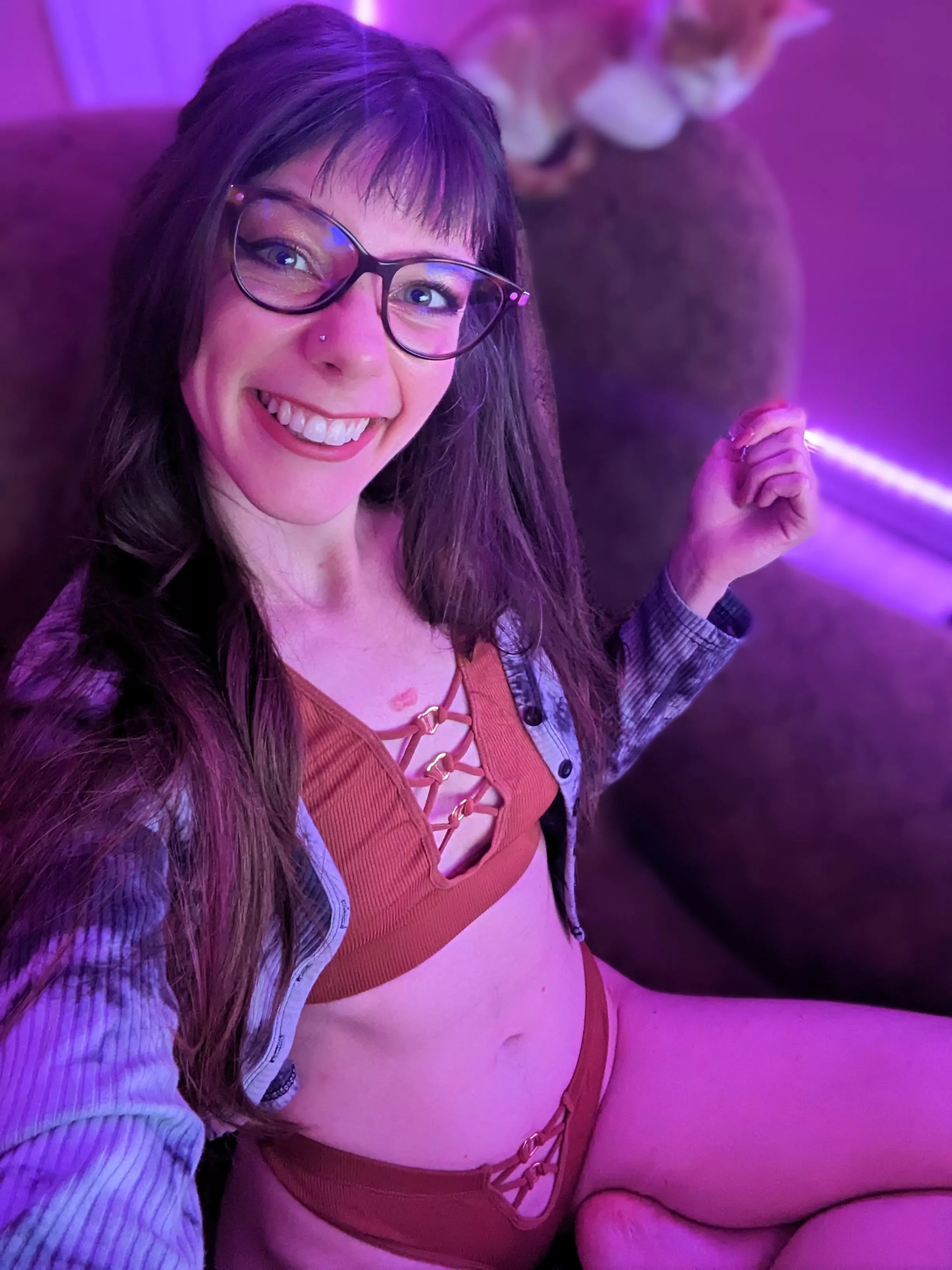 I am positively giddy to meet you and be your lover. <3 [GFE] is my favorite, I'm looking for someone who will be a positive addition to my life. 🌻 Available everyday 11a-11p ET.