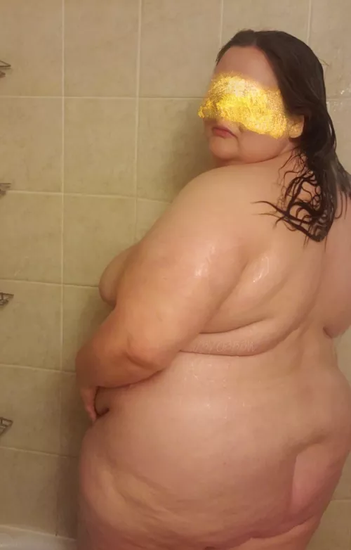 I like to get squeaky clean 🧼 before getting down + dirty 😈