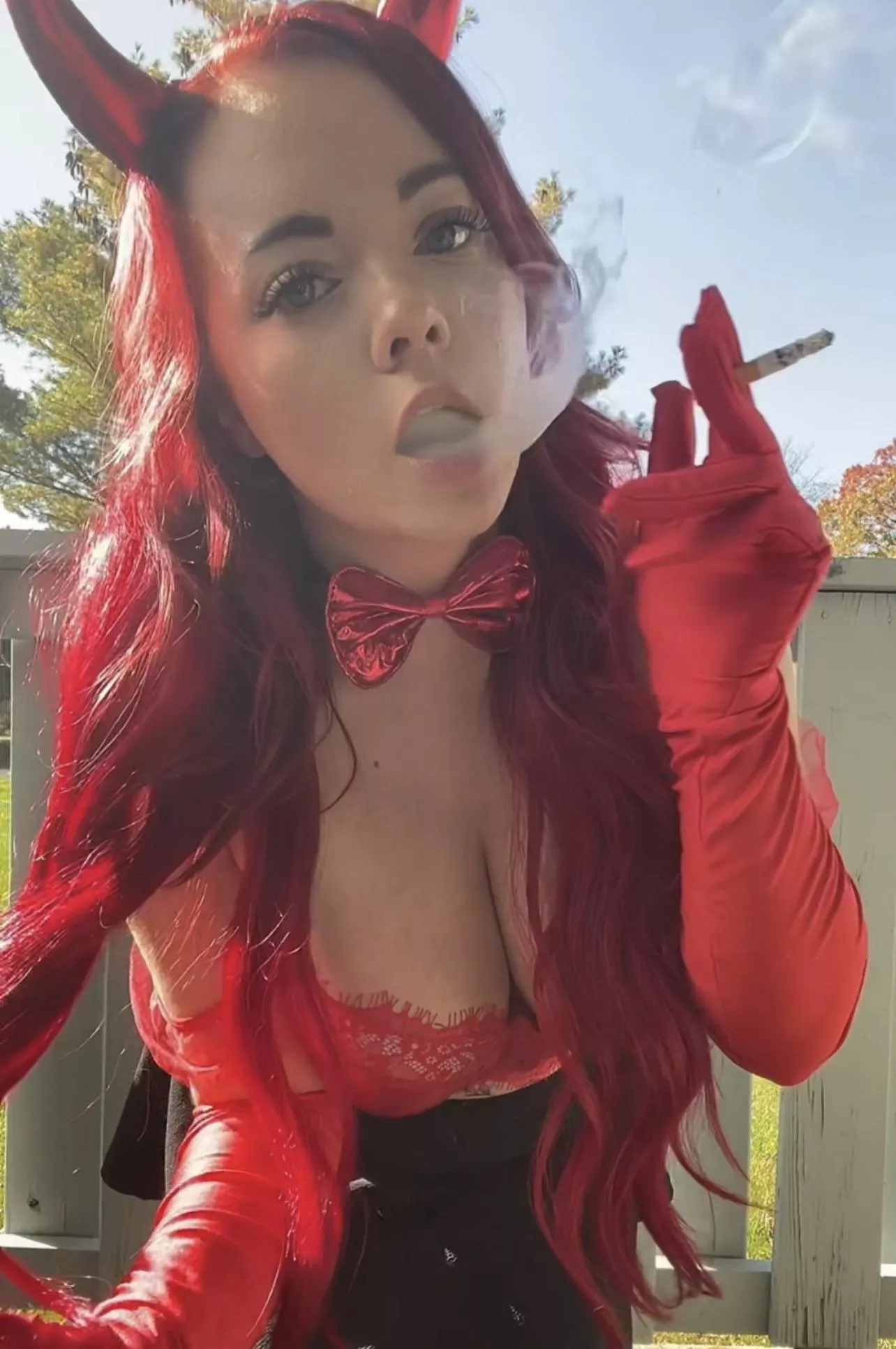 I’ve been a horny devil lately… and smoking a ton. Do you like the gloves? ❤️