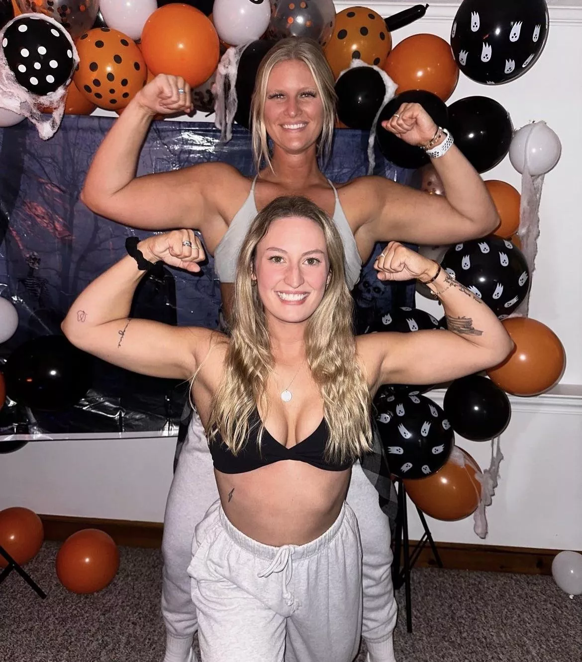 Muscle Mommies (Top or bottom)