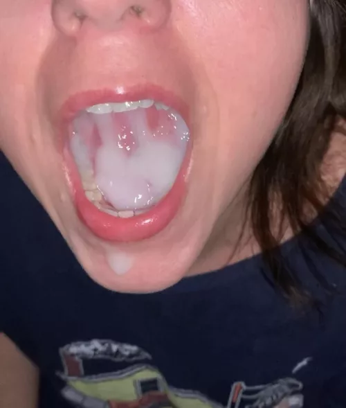 My hubby’s loads are challenging to swallow. He always cum so much and so thick. Had to take a selfie and show it off. Yumm 😍💦🤤