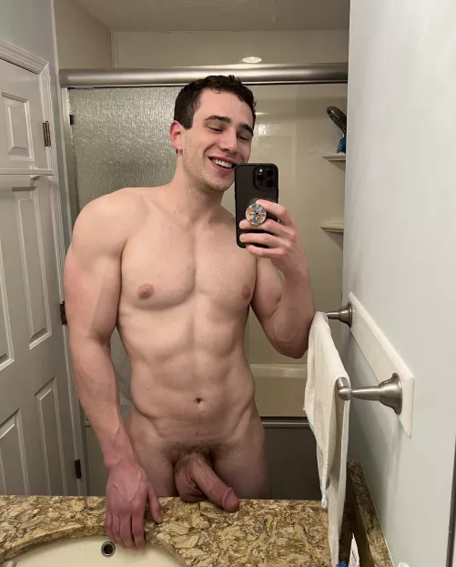 People need to stop taking serious nudes…am I welcome here?