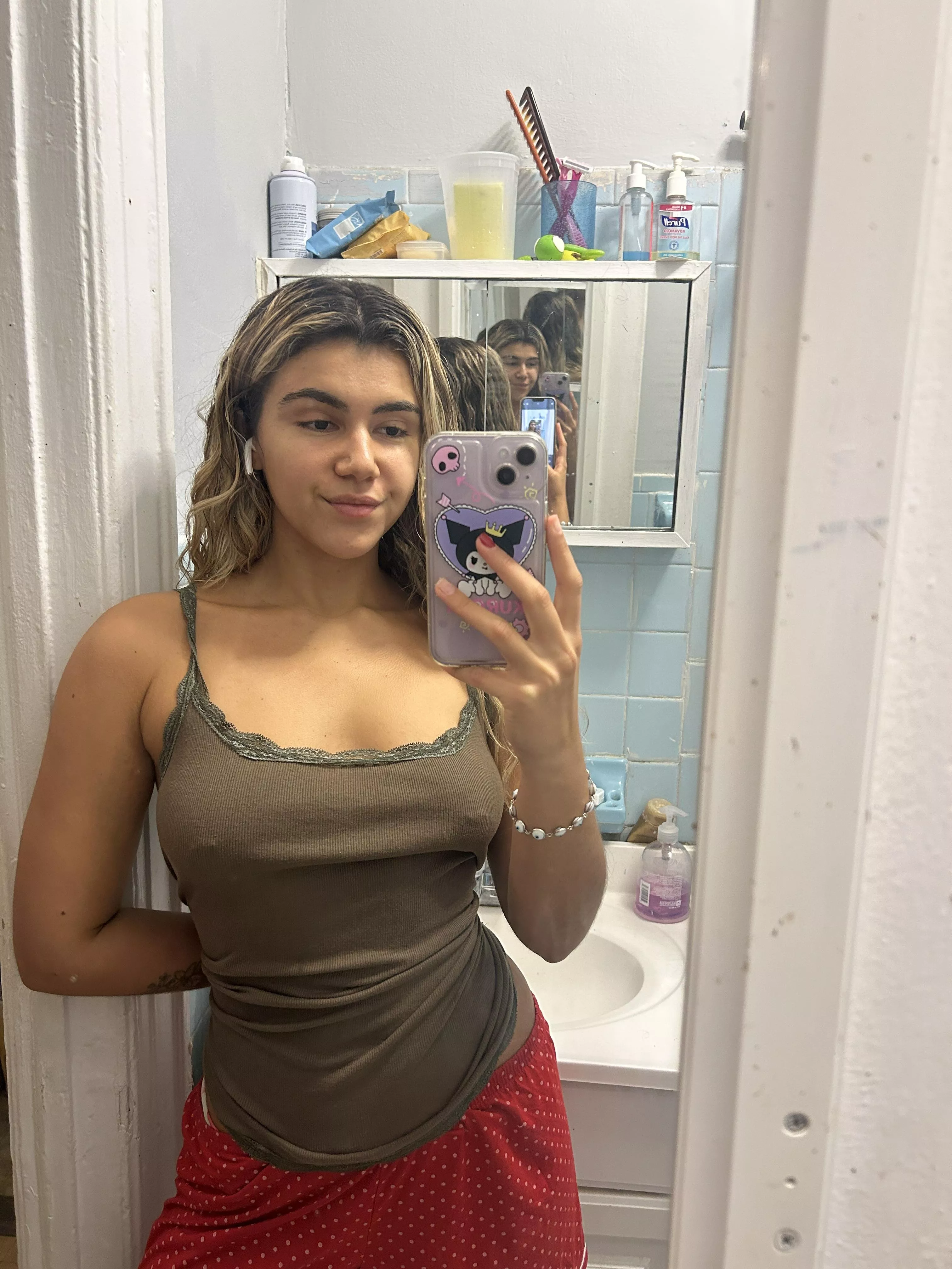 Sooooo sleepy😴😴😴let’s cuddle