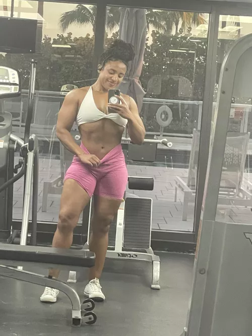 This is the best 162lbs thickfit I’ve ever built. I’m 5’2” for reference.