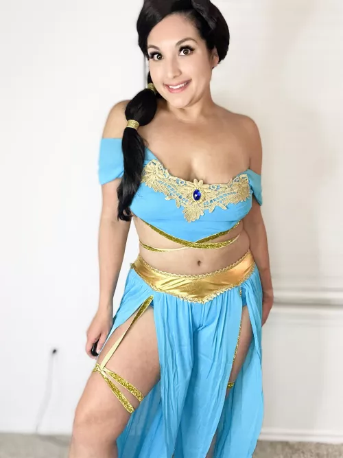 This milf was trying to pull off Jasmine this weekend. I still love to dress up.