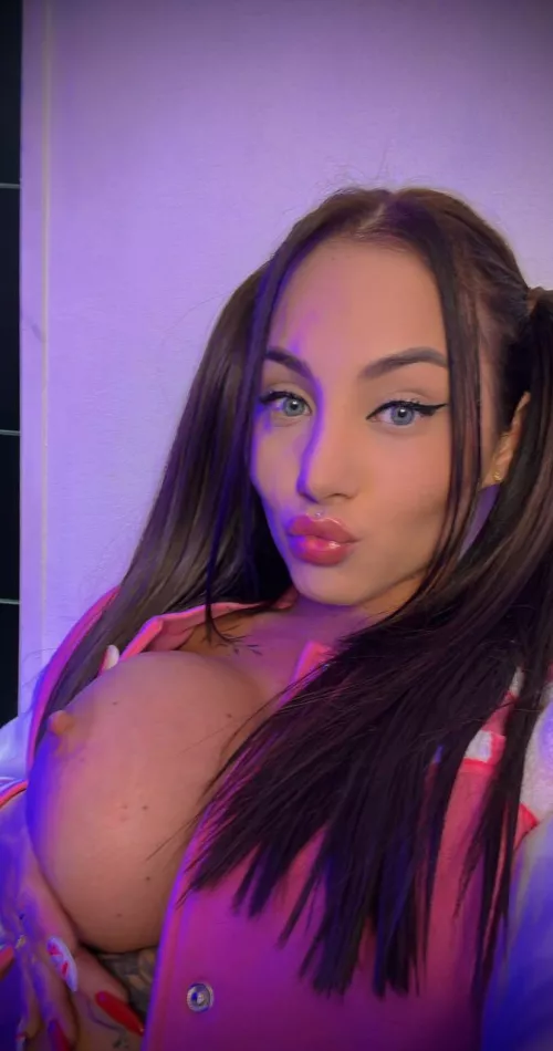 what's the name of the classmate who fucks herself to get out of debt?