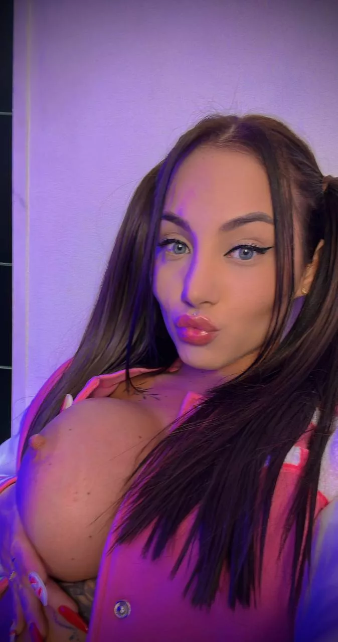 what's the name of the classmate who fucks herself to get out of debt?