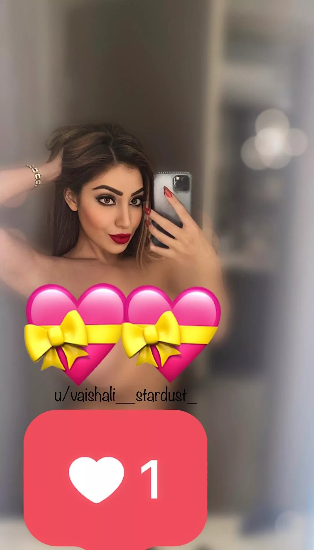 Will you cheat on your wife with this desi bhabhi🙈