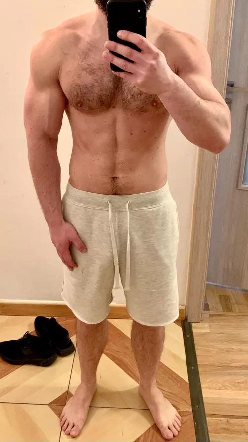 (35) Would I pass as a Wolverine for Halloween? (5’6”)