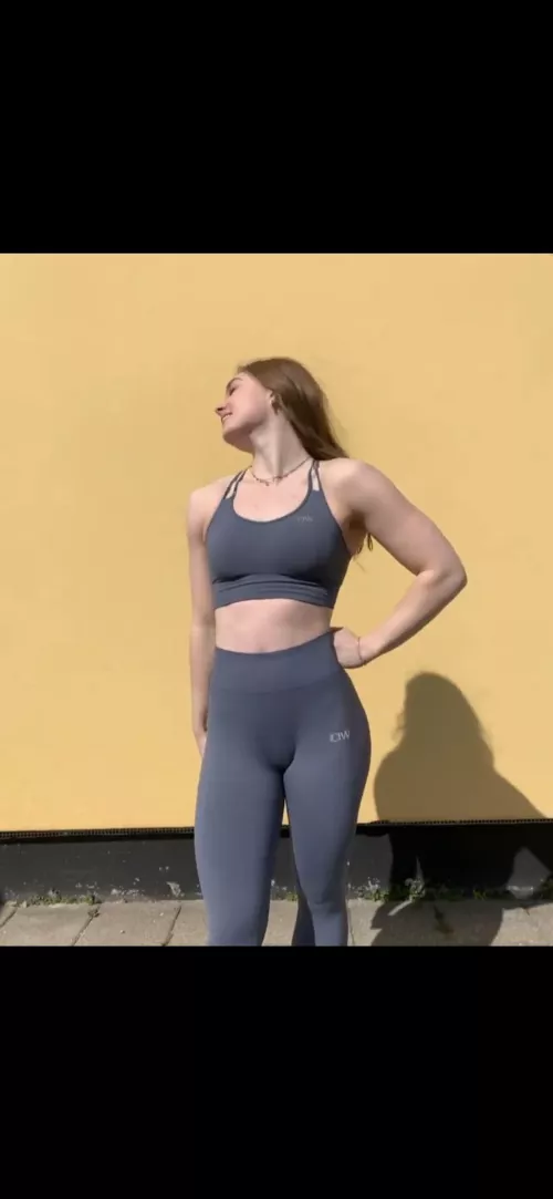 Another day but the same leggings lol