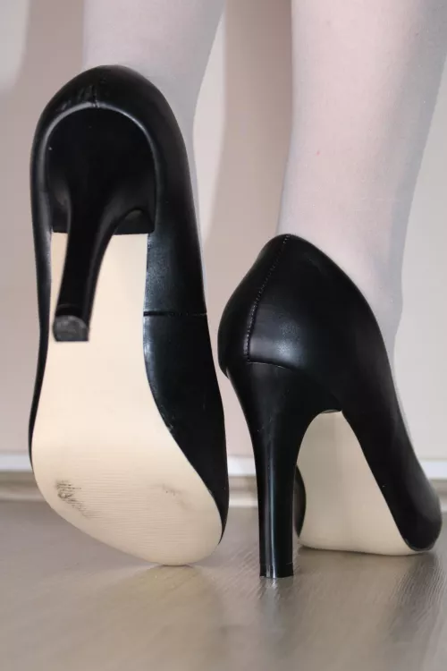 Black heels are always nice