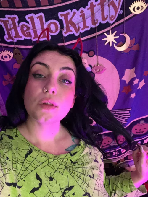 can i be your bimbo devil?😈🖤