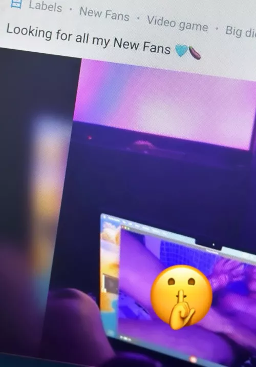 Do you wanna see more? I wanna make u cum 🥵