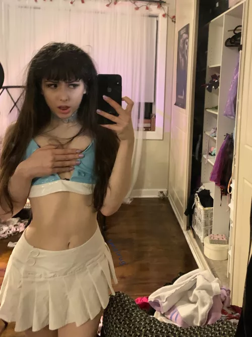 [f] 5'1 and bored lol💙