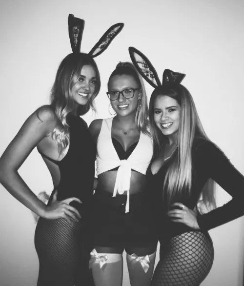 Halloween babes