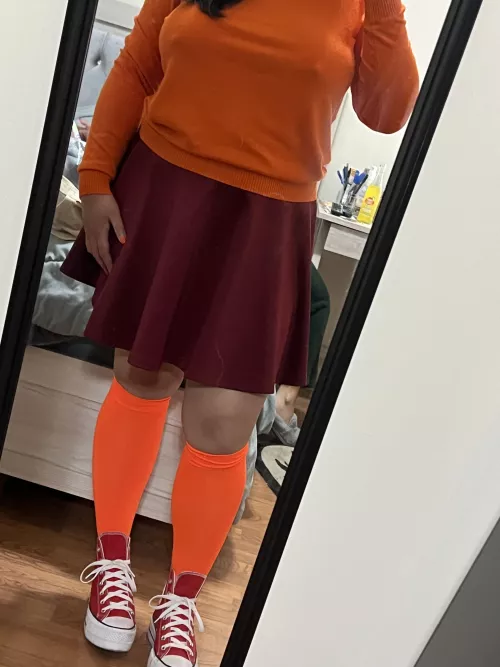 happy halloween from me and my two uncovered pumpkins 🎃