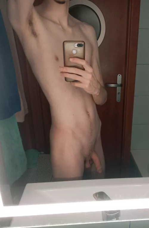 I just showered 💦 Let's get dirty 😈