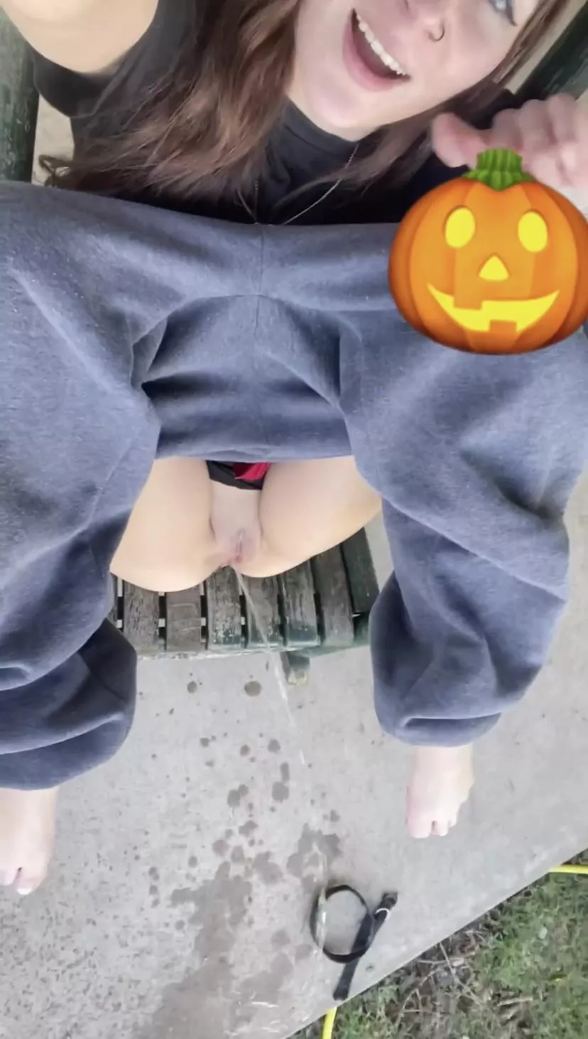 I need someones tongue for a target ;)