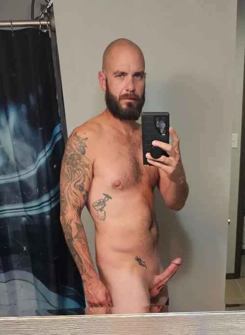 Meet me in the bedroom...😈