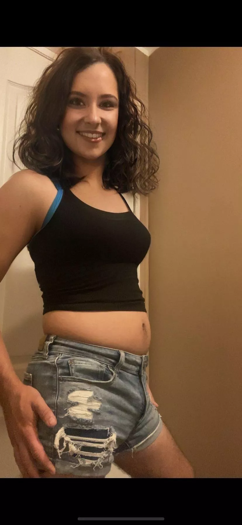 went out tonight in tank top and shorts how do I look? 🤔💙